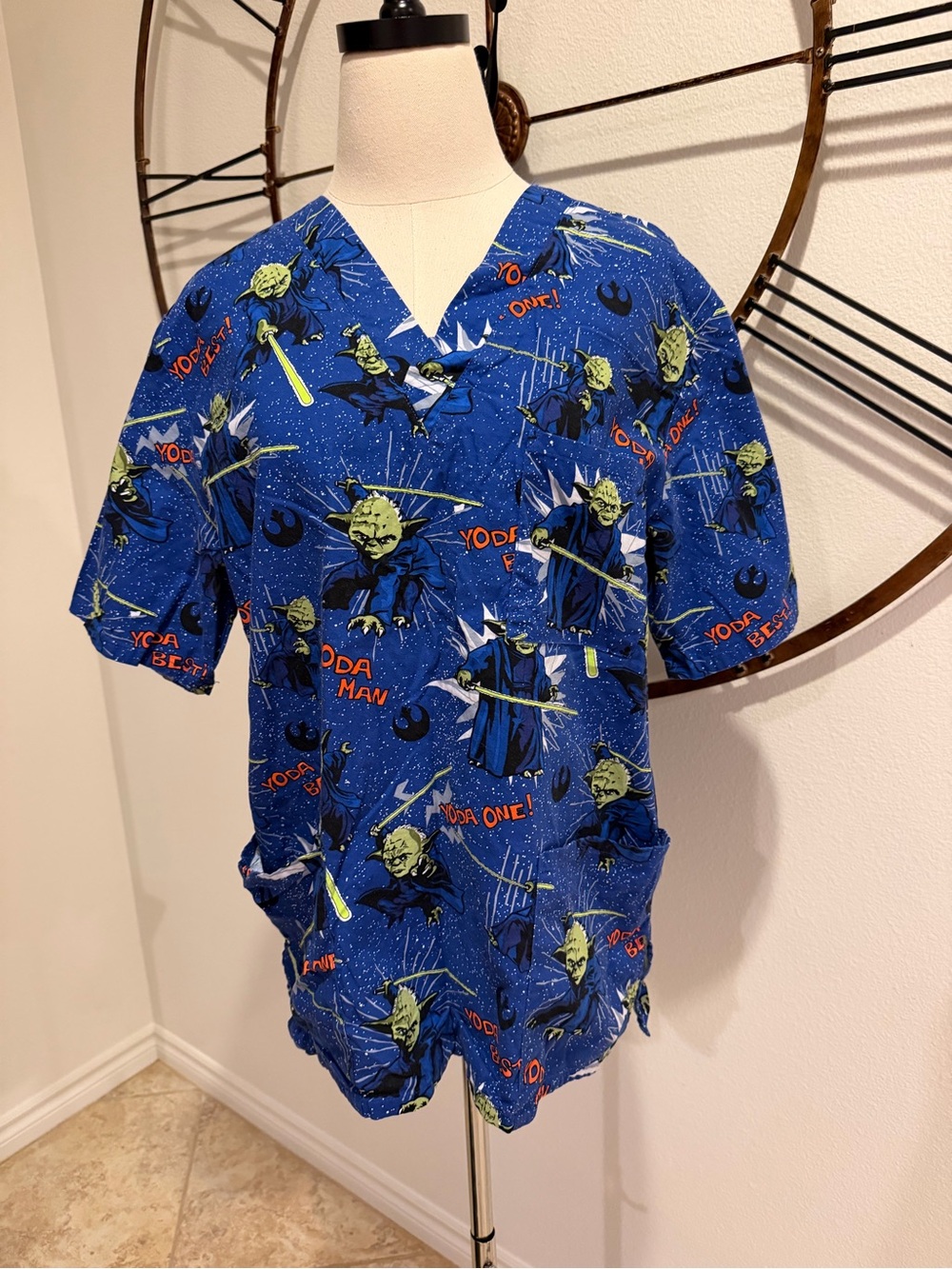 Star Wars Yoda Graphic Men's V-Neck Scrub Shirt